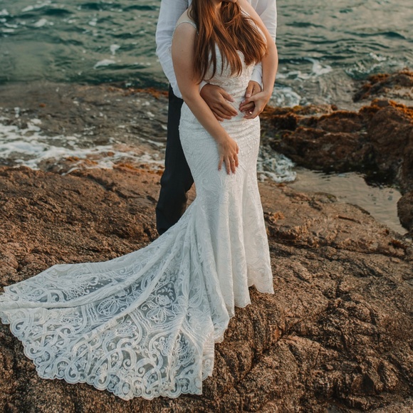 Allure Bridals Wedding Dress - Picture 3 of 8